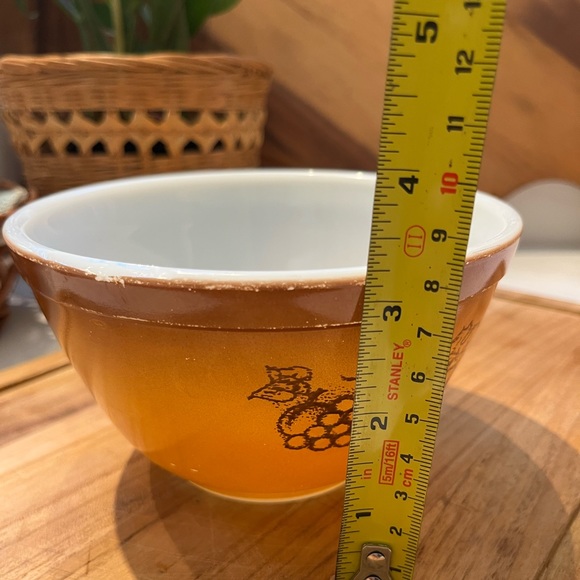 S/3 Vintage Pyrex bowls *imperfect* - Picture 2 of 16